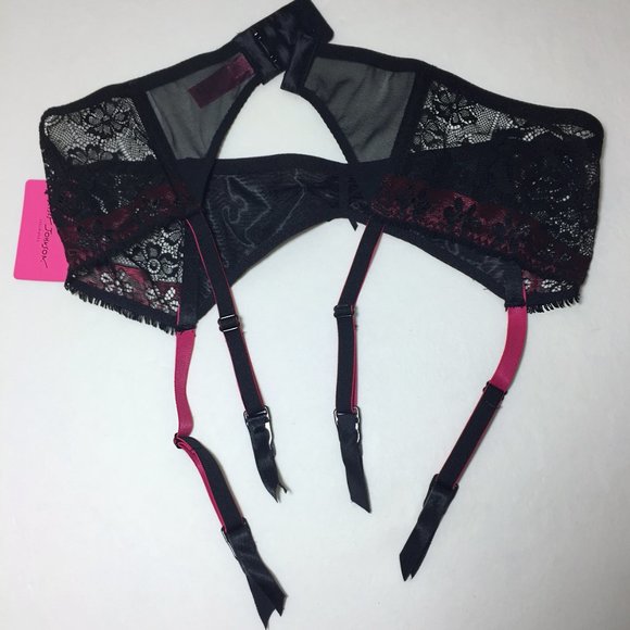 NWT! 3 PC SET  Bra, Thong & Garter Black Rose Lace w Pink Satin - Picture 12 of 14